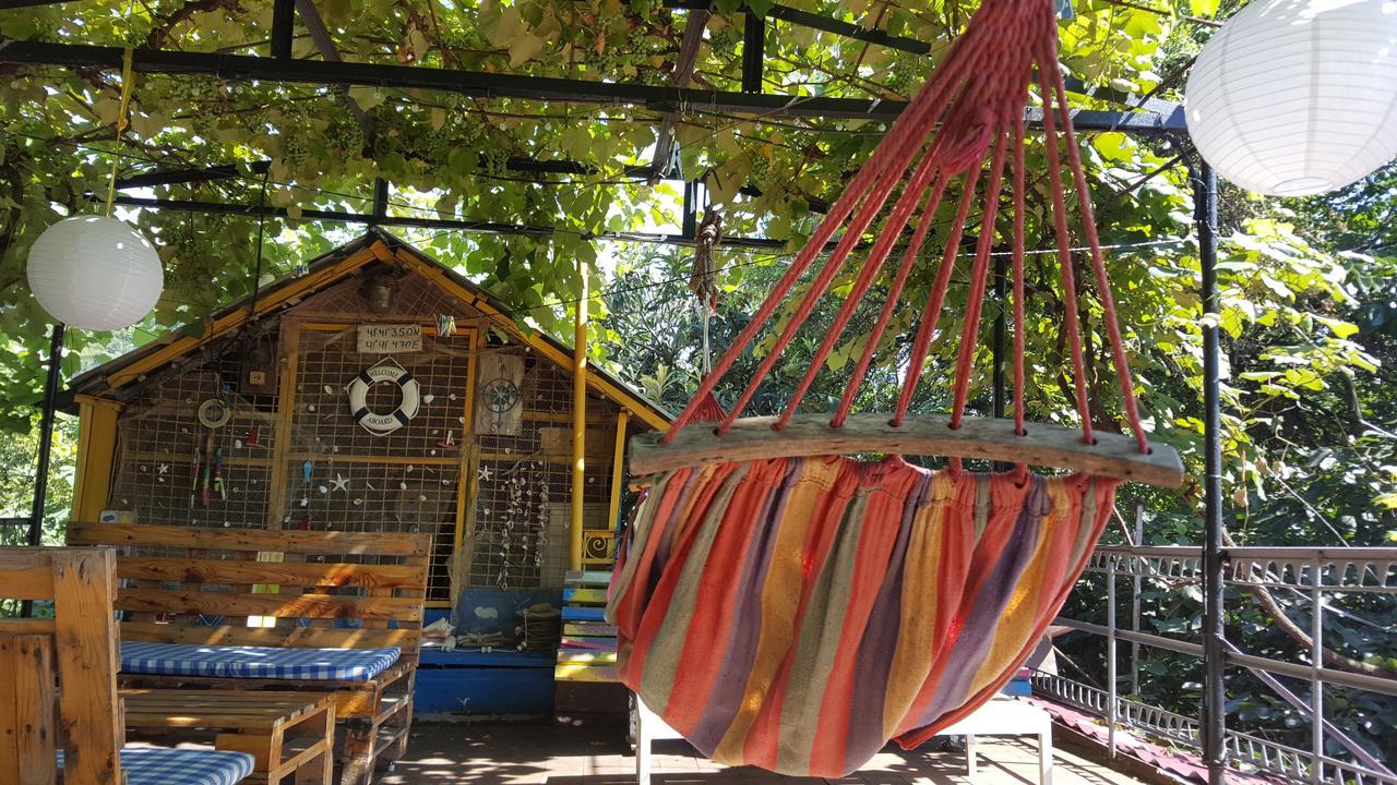 Green House In Batoumi Extérieur photo
